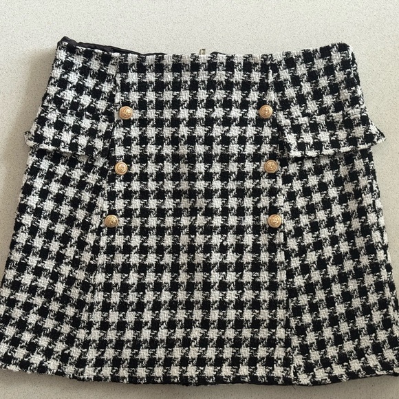 mon ami Dresses & Skirts - Mon Ami Houndstooth Black and White Boucle Tweed
Skirt